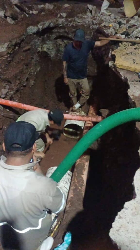 Fuga de agua potable afecta distribución en la ciudad 7 615