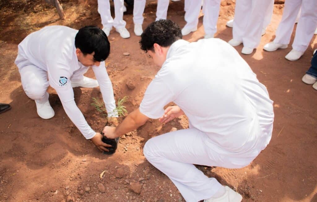 Suman 200 árboles plantados en Itson 3 64