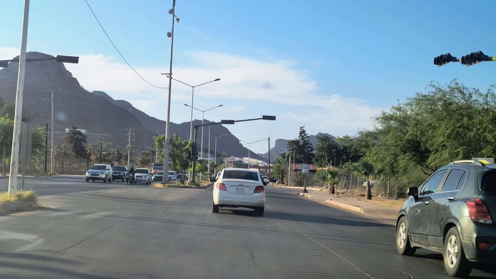 Semáforo descompuesto pone en riesgo a automovilistas