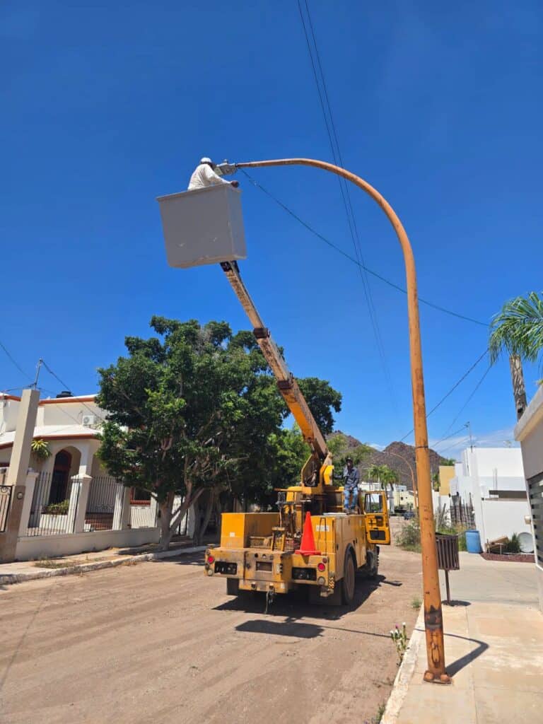 Avanza programa “Iluminando Guaymas” 1 WhatsApp Image 2026-07-18 at 12.36.22 PM (3)