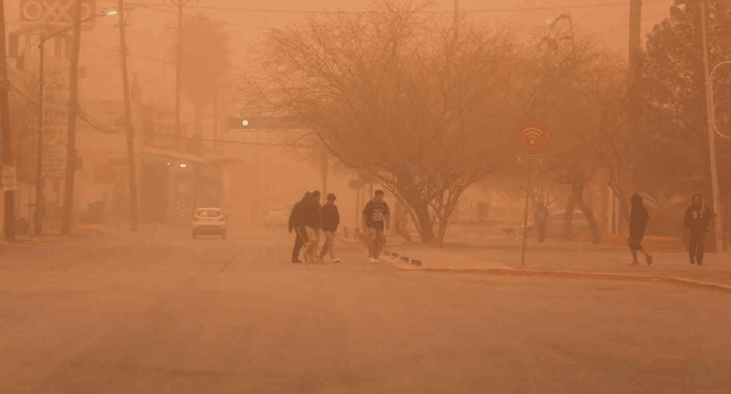 Confirman tormentas de polvo y arena sin precedentes en la frontera entre México y EE. UU. 1 image