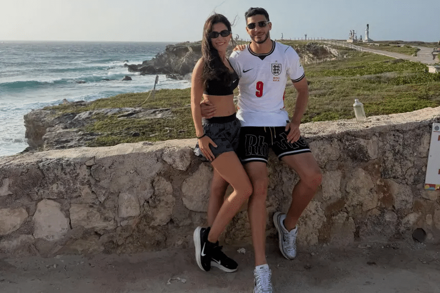 Raúl Jiménez sorprende con camiseta de Inglaterra 1 image