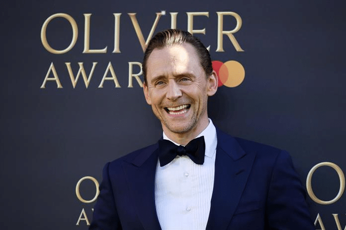 Tom Hiddleston viajará al pasado tras Loki 1 image