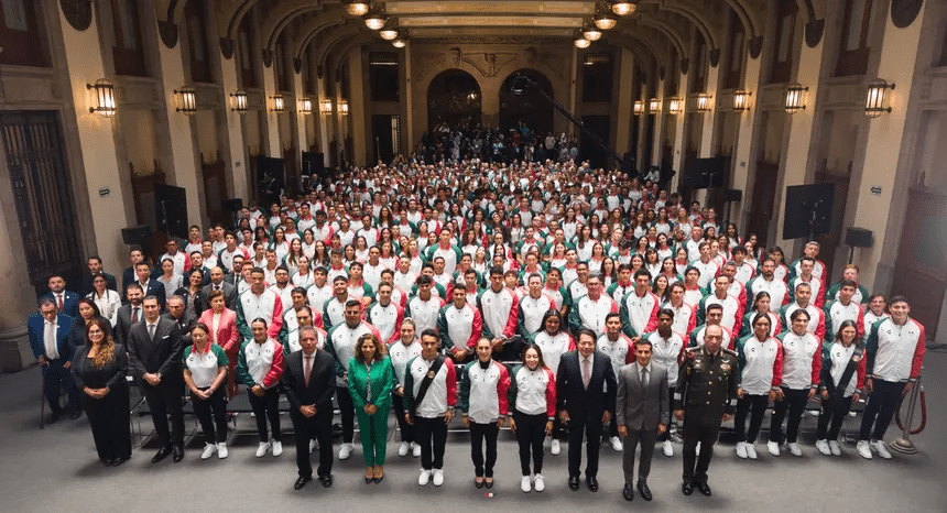 Sheinbaum Abandera A La Delegación Mexicana 1 image