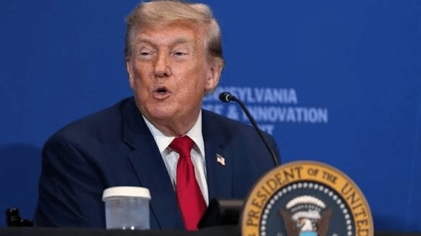 Trump vuelve a bromear con buscar la Presidencia en 2028 1 image