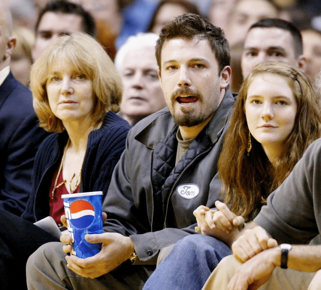 Muere la madre de Ben y Casey Affleck a los 83 años 1 image