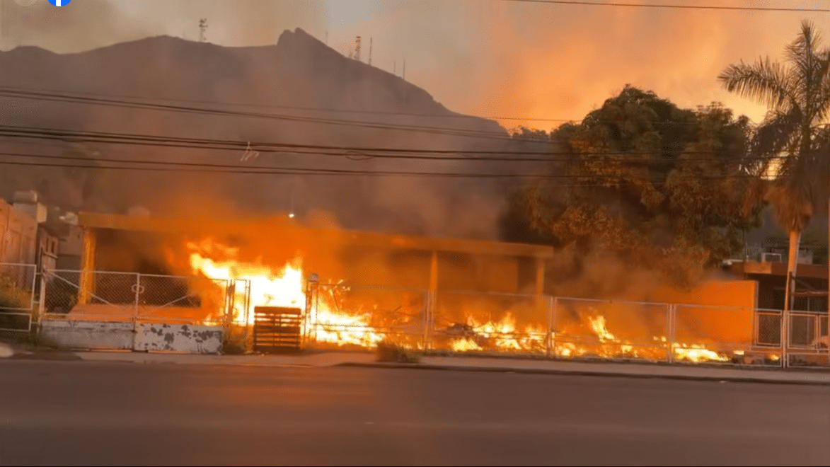Incendio Consume Inmueble Abandonado En Guaymas