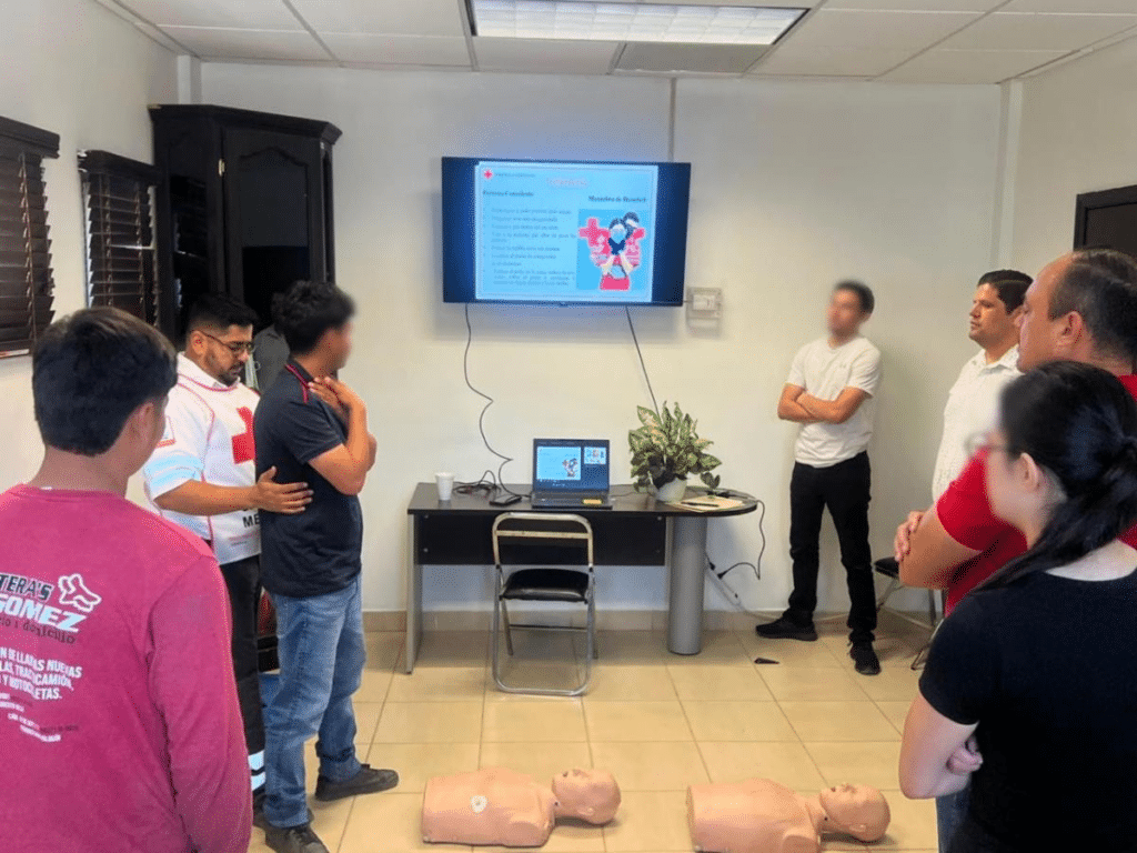 Jóvenes de ITAMA reciben capacitación en primeros auxilios por parte de Cruz Roja 1 image