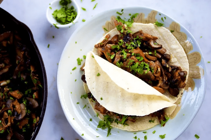 Tacos de champiñones al ajo 1 image
