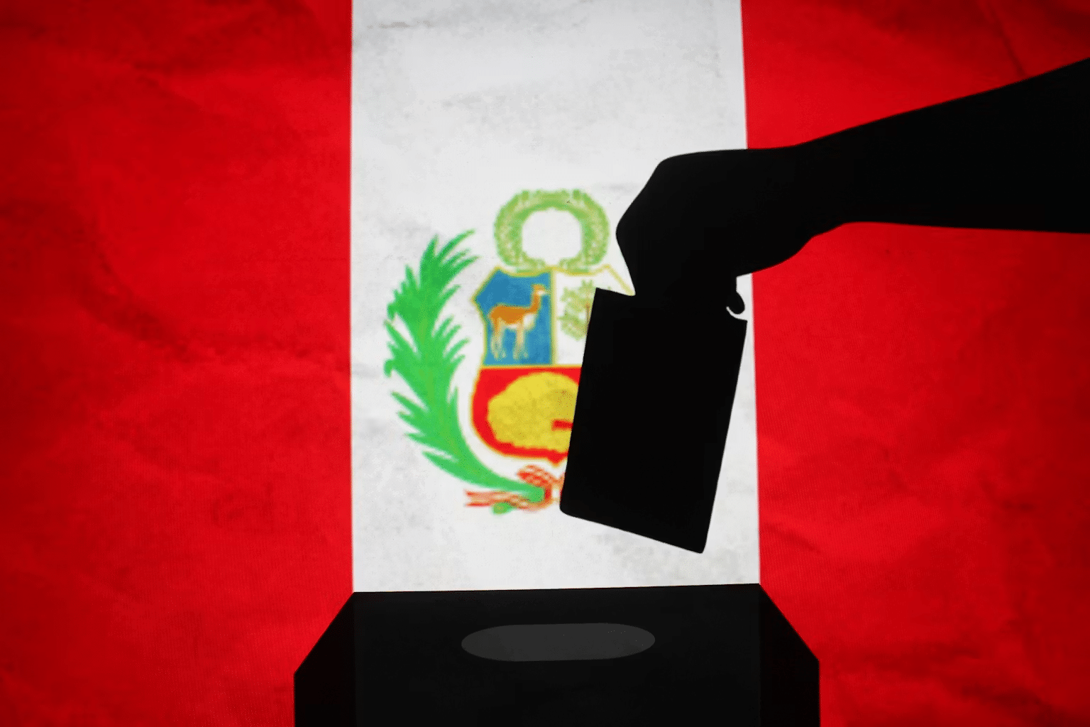 Perú y Colombia mantienen polarización política tras cerradas elecciones presidenciales
