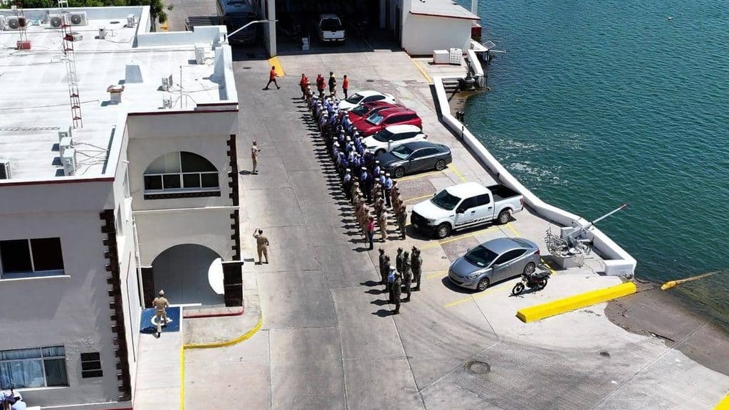 Realizan simulacro de sismo y alerta de tsunami en Guaymas 2 101
