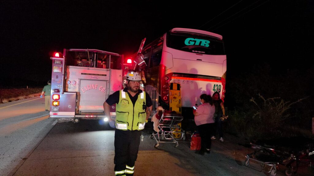 Camionazo deja un muerto y 37 heridos 3 112