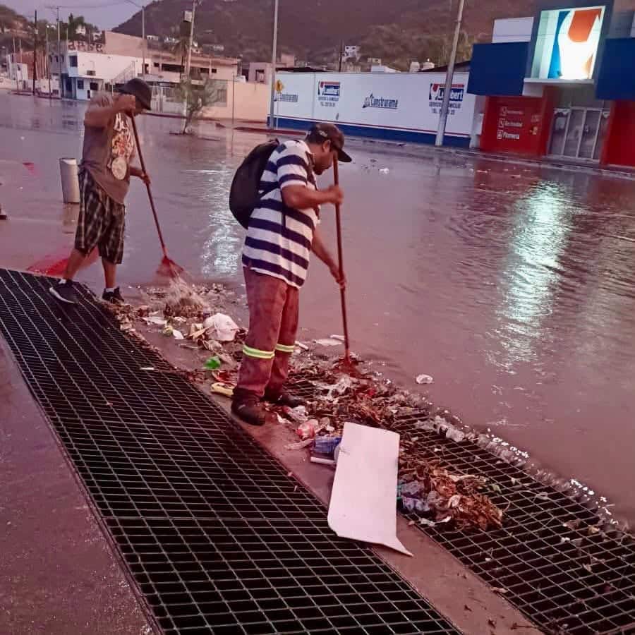Ocasiona lluvia y viento daños en Guaymas 3 195
