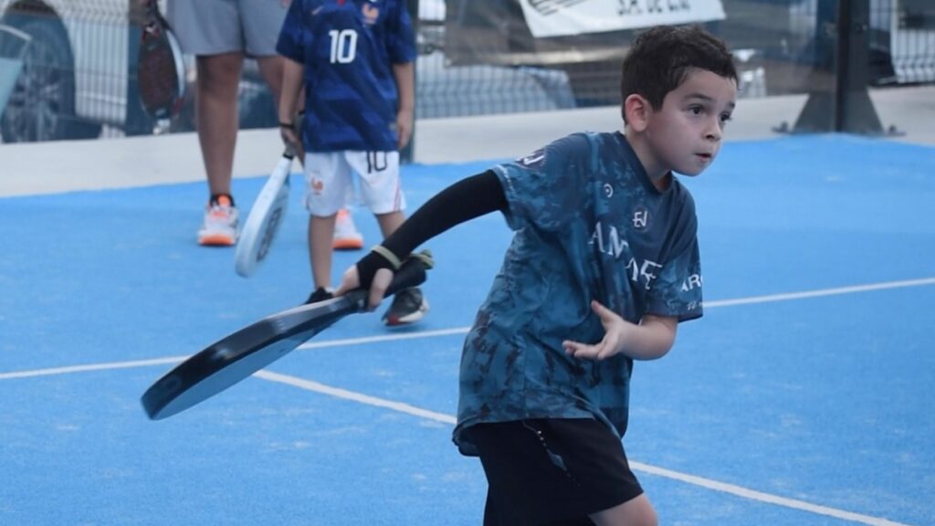 Atleta infantil Luis Héctor Padilla entre los mejores padelistas de México 1 243