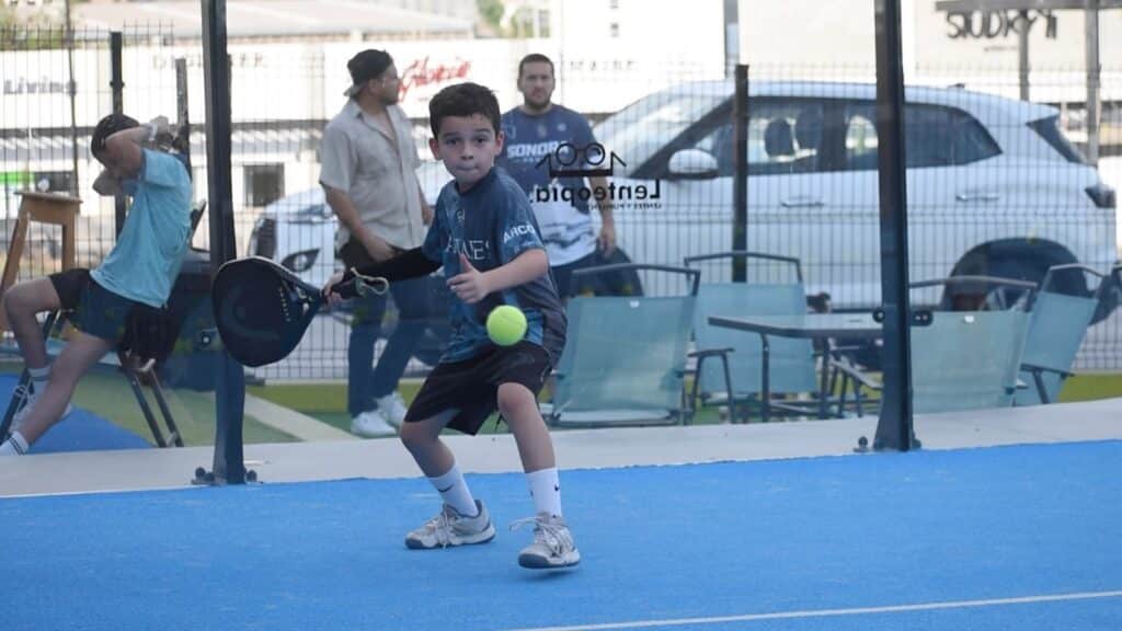 Atleta infantil Luis Héctor Padilla entre los mejores padelistas de México 2 244