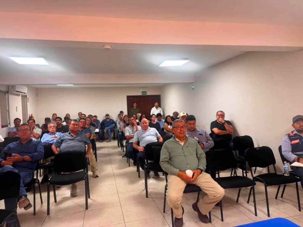 Se capacitan ingenieros y arquitectos en Guaymas 2 269