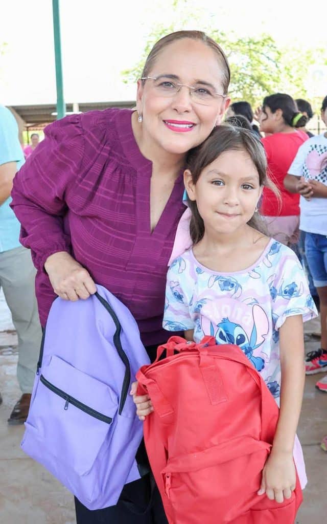 Entregan más de 450 mochilas y útiles escolares a estudiantes de comunidades rurales de Guaymas 5 39