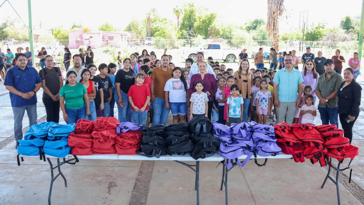 Entregan más de 450 mochilas y útiles escolares a estudiantes de comunidades rurales de Guaymas