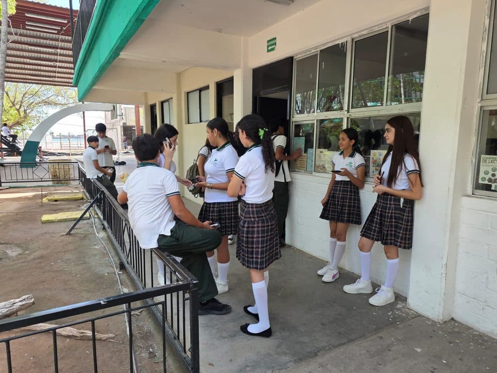 Realizan docentes de Conalep paro laboral 1 565