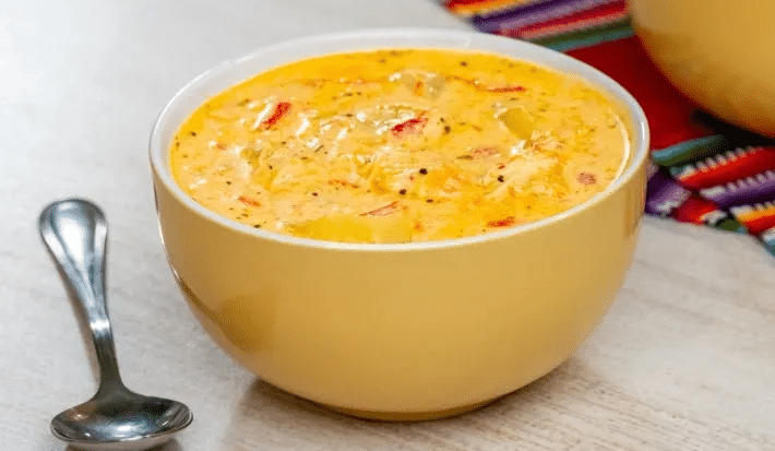 Sopa Cremosa de Elote y Pollo 1 image