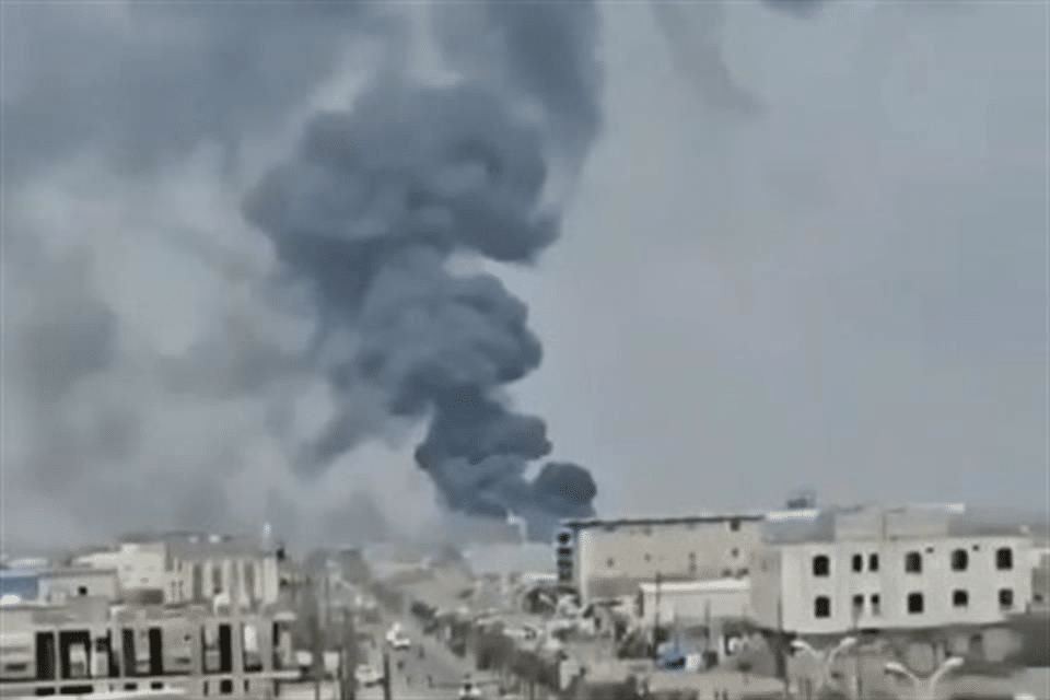 Hutíes de Yemen atacan con drones una refinería saudita 1 image