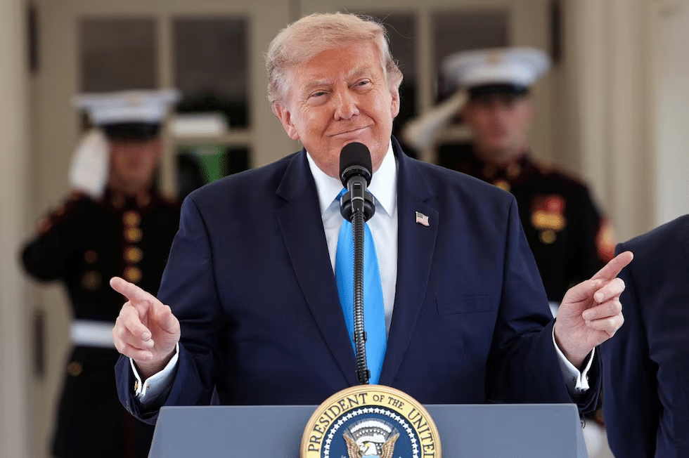 Trump amenaza con mantener bloqueo naval contra Irán hasta lograr un acuerdo 1 image