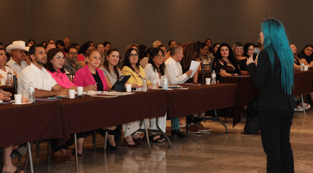 Participa doctora Karla Córdova en Asamblea Informativa de Formación para Mujeres en el Ámbito Público 1 image