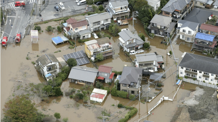 Lluvias torrenciales dejan varados a 7 mil pasajeros en Narita 1 image