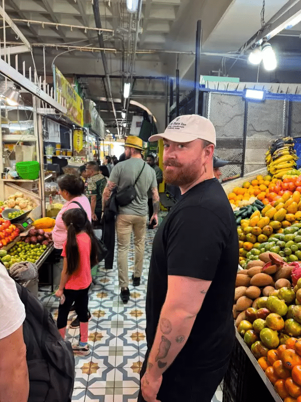 Sam Smith sorprende en Guadalajara comiendo tacos 1 image