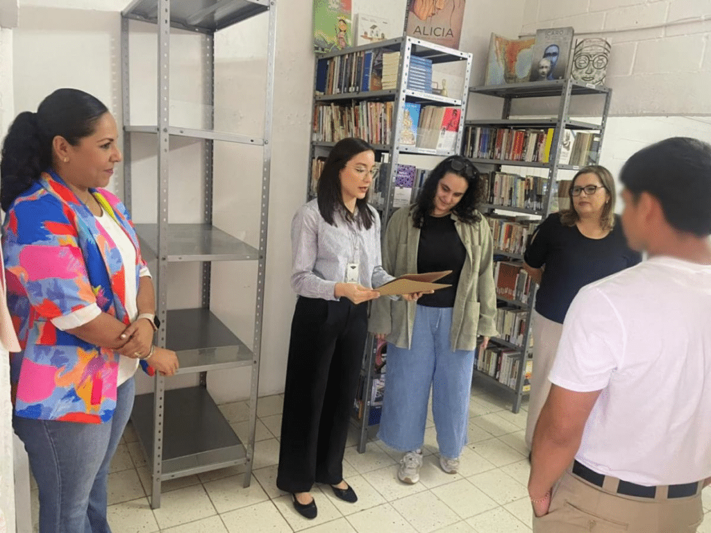ITAMA recibe donación de 300 libros del Consulado de Estados Unidos en Hermosillo 2 image