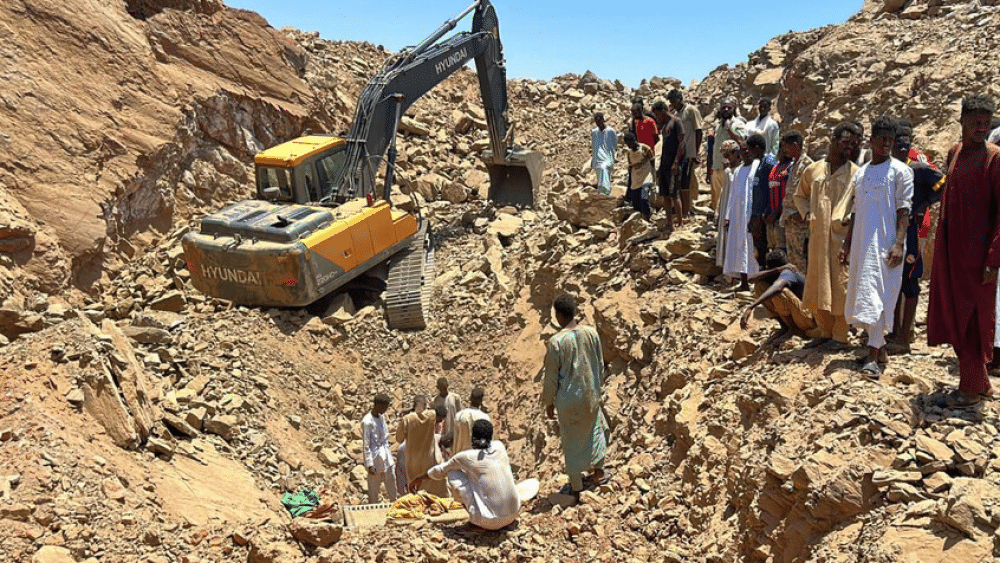 Mueren al menos 100 personas por derrumbe en mina de oro 1 image