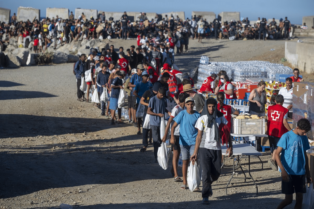 Crisis migratoria en Ceuta deja a 10 mil en las calles 1 image