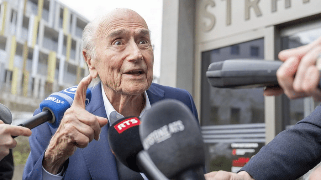 Blatter impulsa a una mujer para presidir la FIFA 1 image