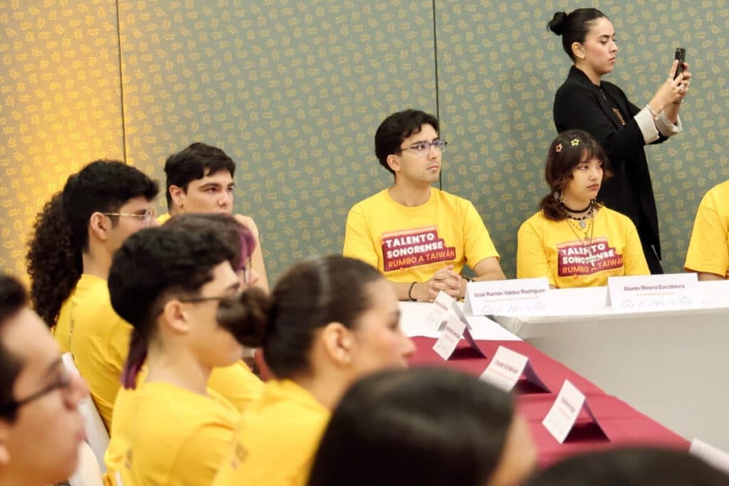 Durazo impulsa futuro tecnológico de Sonora con tercera generación de estudiantes sonorenses rumbo a Taiwán 4 unnamed (30)