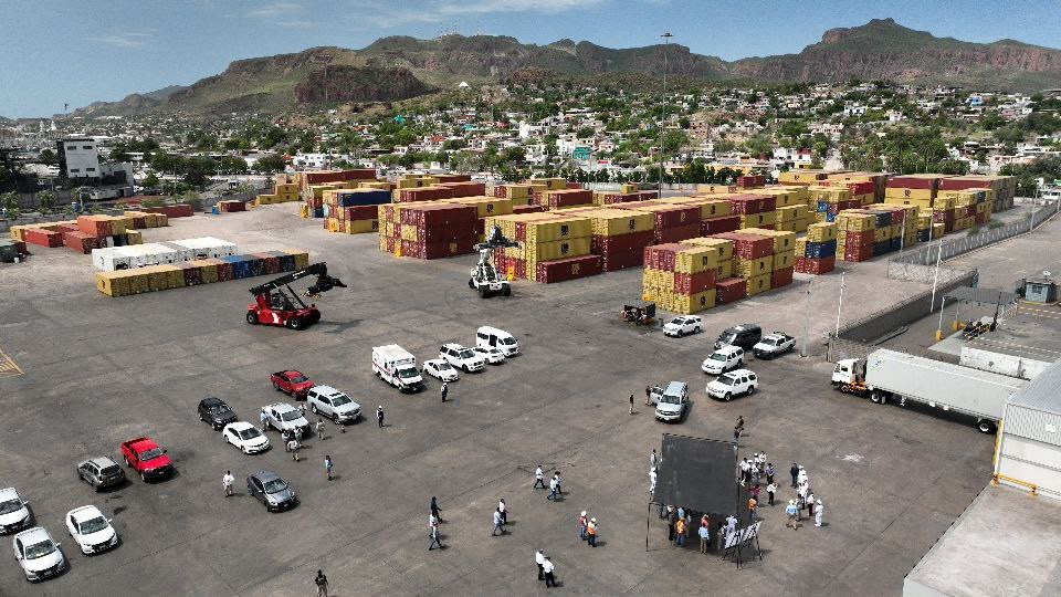 Puerto de Guaymas potencia su capacidad logística con llegada de grúas especializadas: Gobernador Durazo