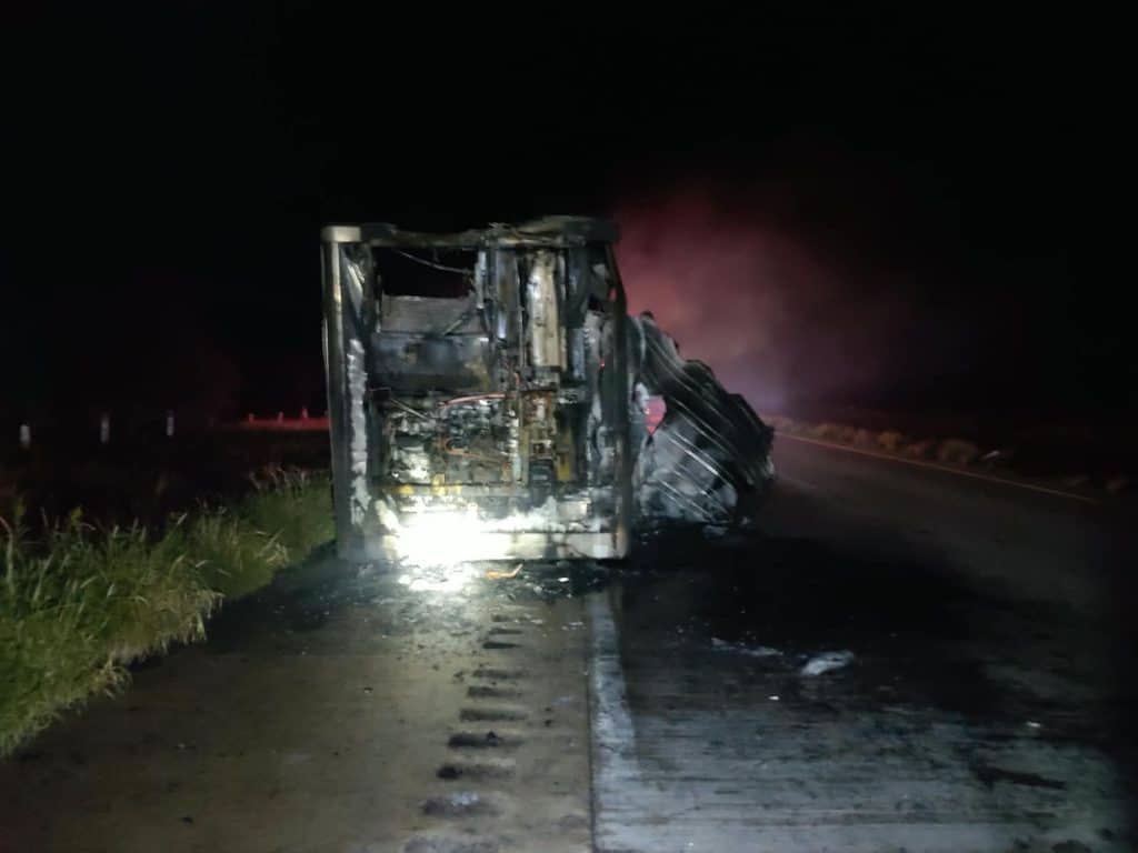 Se queman 30 toneladas de lácteos al sur de Guaymas 1 139