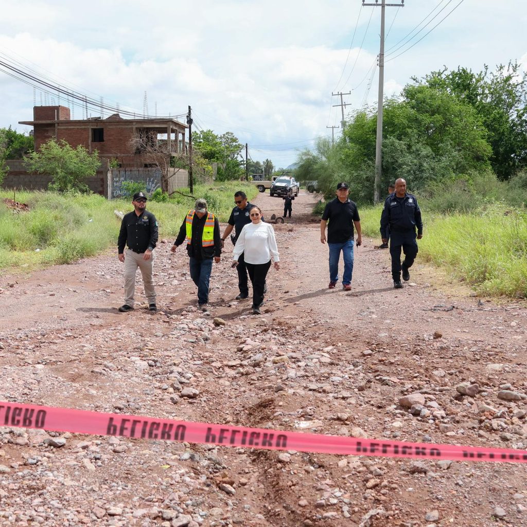 Realiza presidenta Karla Córdova recorrido en Guaymas 2 228