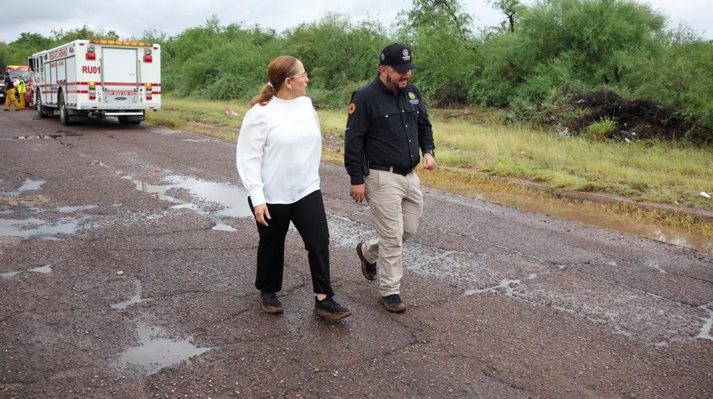 Realiza presidenta Karla Córdova recorrido en Guaymas 7 233