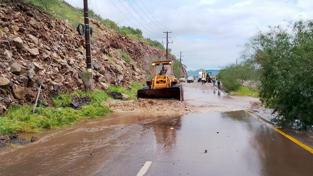 Realiza presidenta Karla Córdova recorrido en Guaymas 8 234