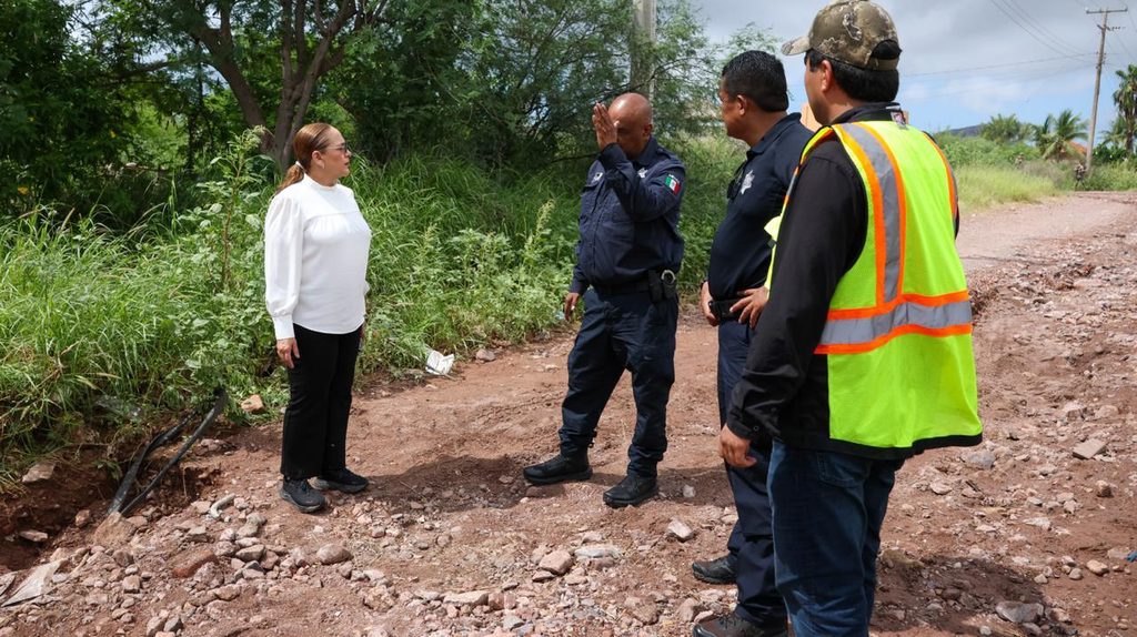 Realiza presidenta Karla Córdova recorrido en Guaymas 11 237