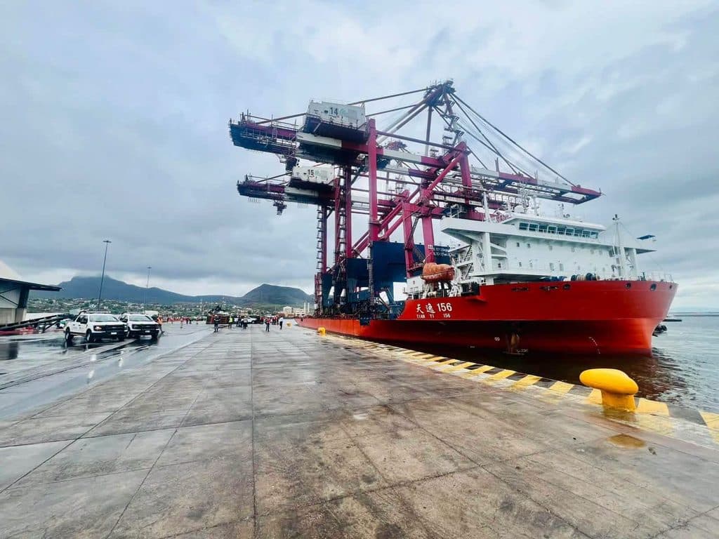 Arriban grúas portacontenedores al puerto de Guaymas 1 242