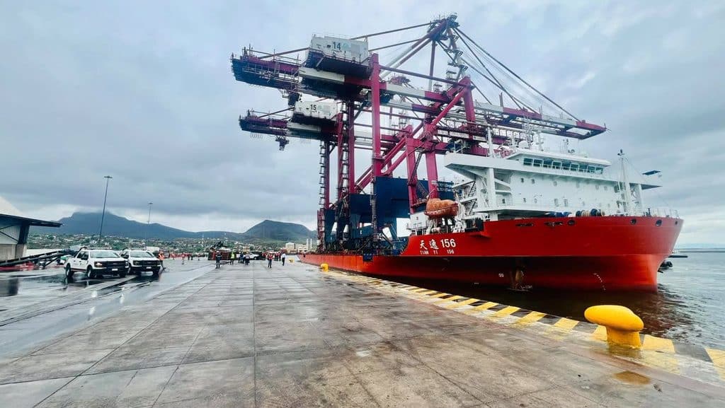 Arriban grúas portacontenedores al puerto de Guaymas 7 248