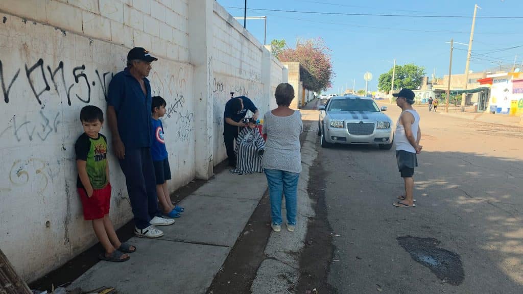 Ofrece joven peluquero corte de pelo gratis en Guaymas Norte 3 33