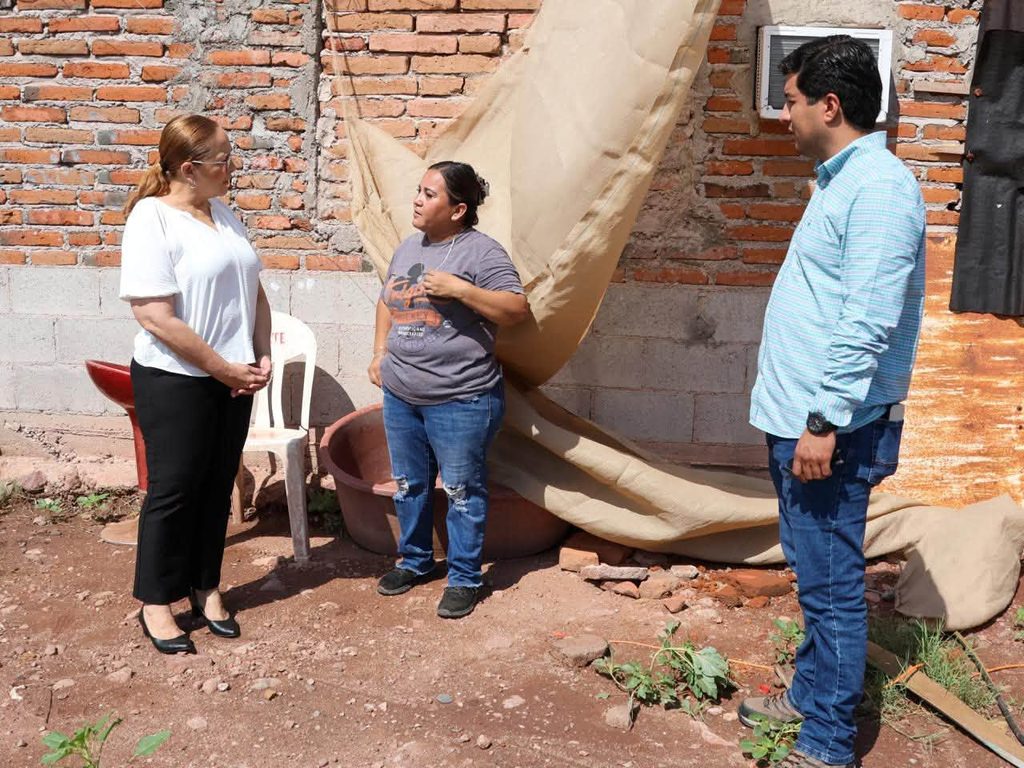 Apoya alcaldesa Karla Córdova a familias damnificadas 1 40