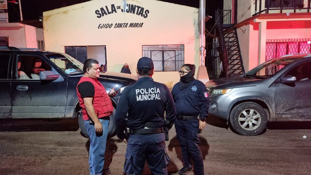 Evacuan a familias afectadas por inundaciones 6 408