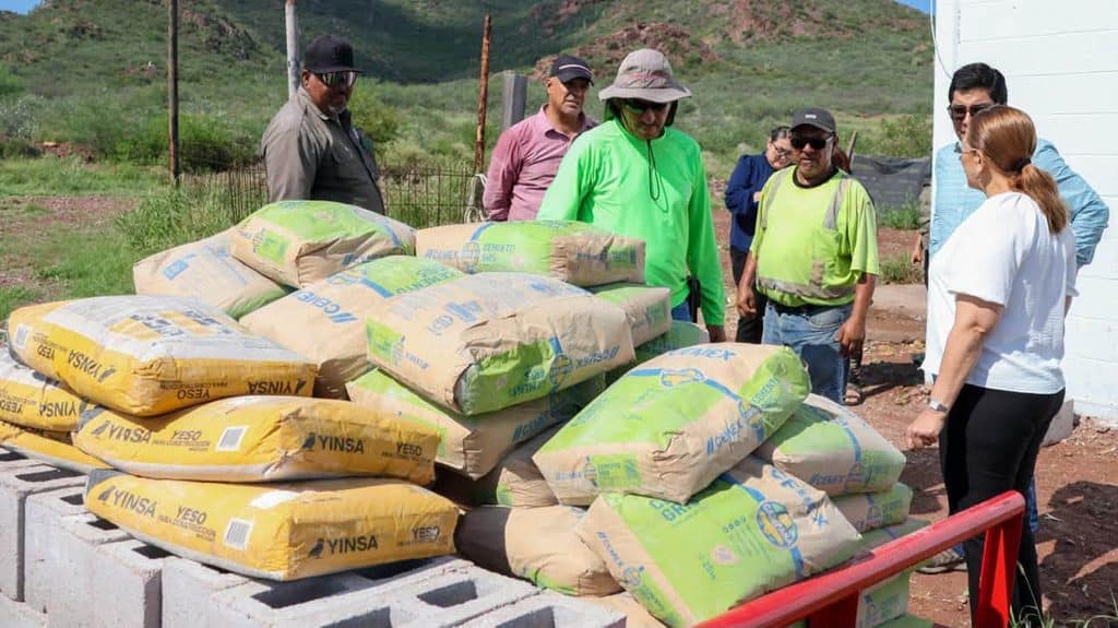 Apoya alcaldesa Karla Córdova a familias damnificadas 2 41