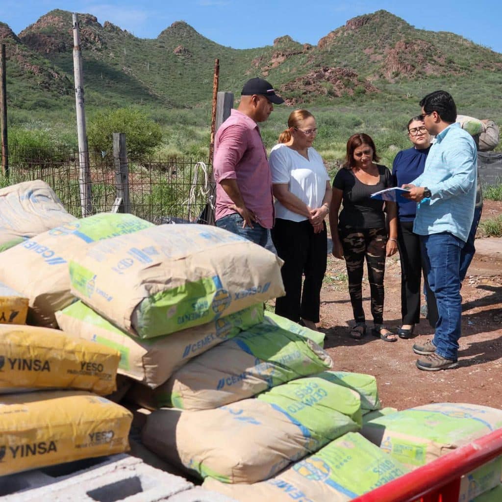 Apoya alcaldesa Karla Córdova a familias damnificadas 5 44