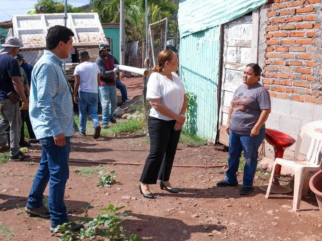Apoya alcaldesa Karla Córdova a familias damnificadas 7 46