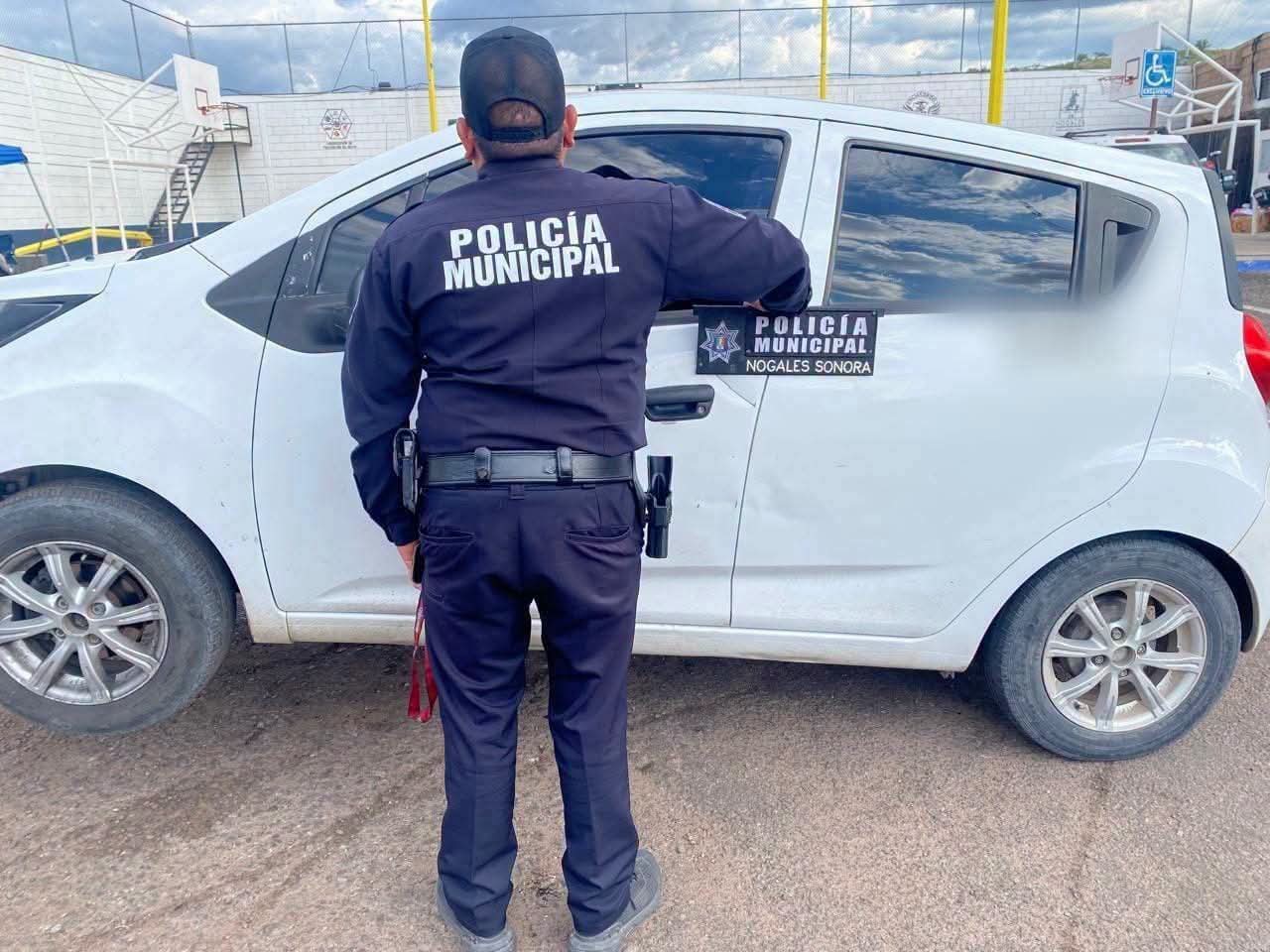Localizan en Nogales vehículo robado en Guaymas