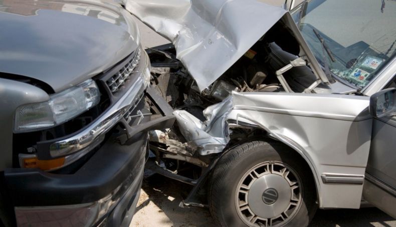 choque-frontal-de-dos-coches_2_790x454 choque-frontal-de-dos-coches_2_790x454